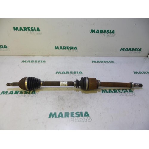 Renault - Megane Scenic - Front drive shaft, right