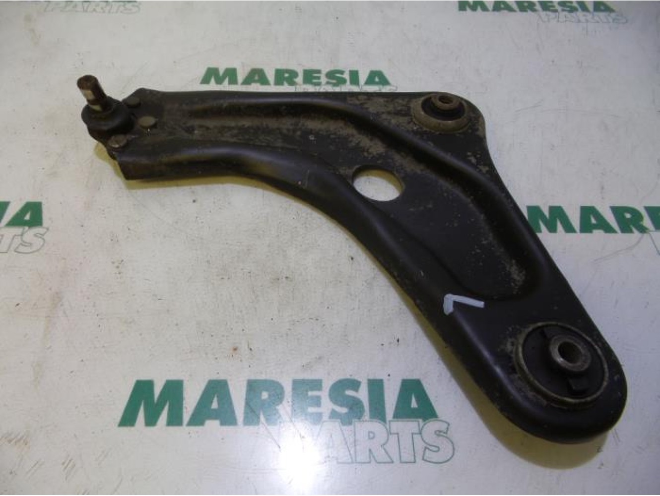 Peugeot - 207 - Draagarm onder links-voor