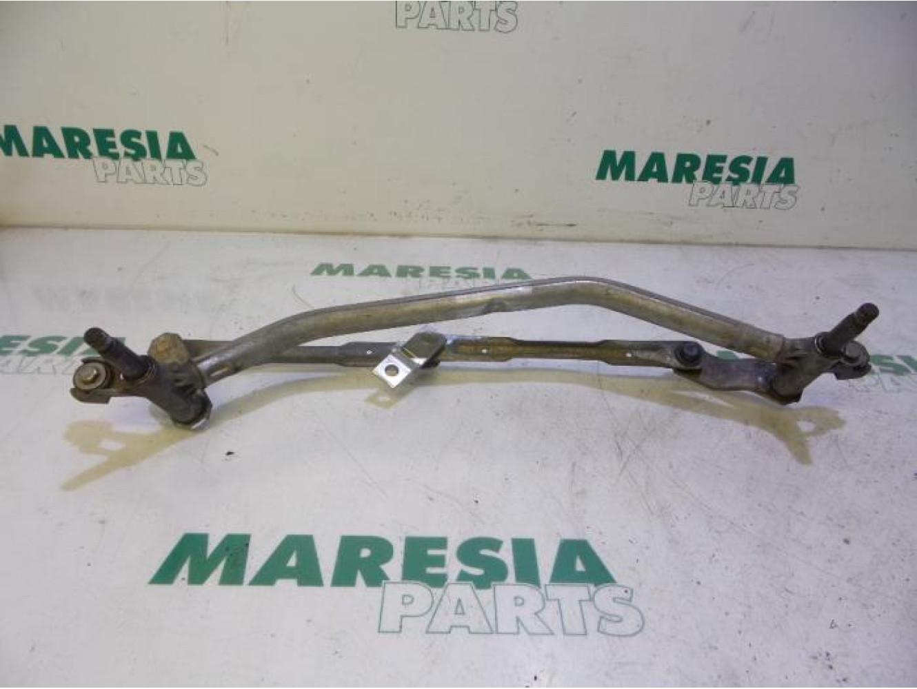 Peugeot - 207 - Wiper mechanism