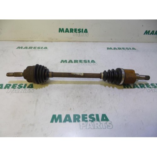 Peugeot - 207 - Aandrijfas links-voor