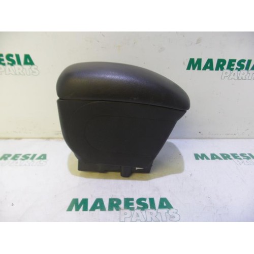 Citroen - C4 - Armrest