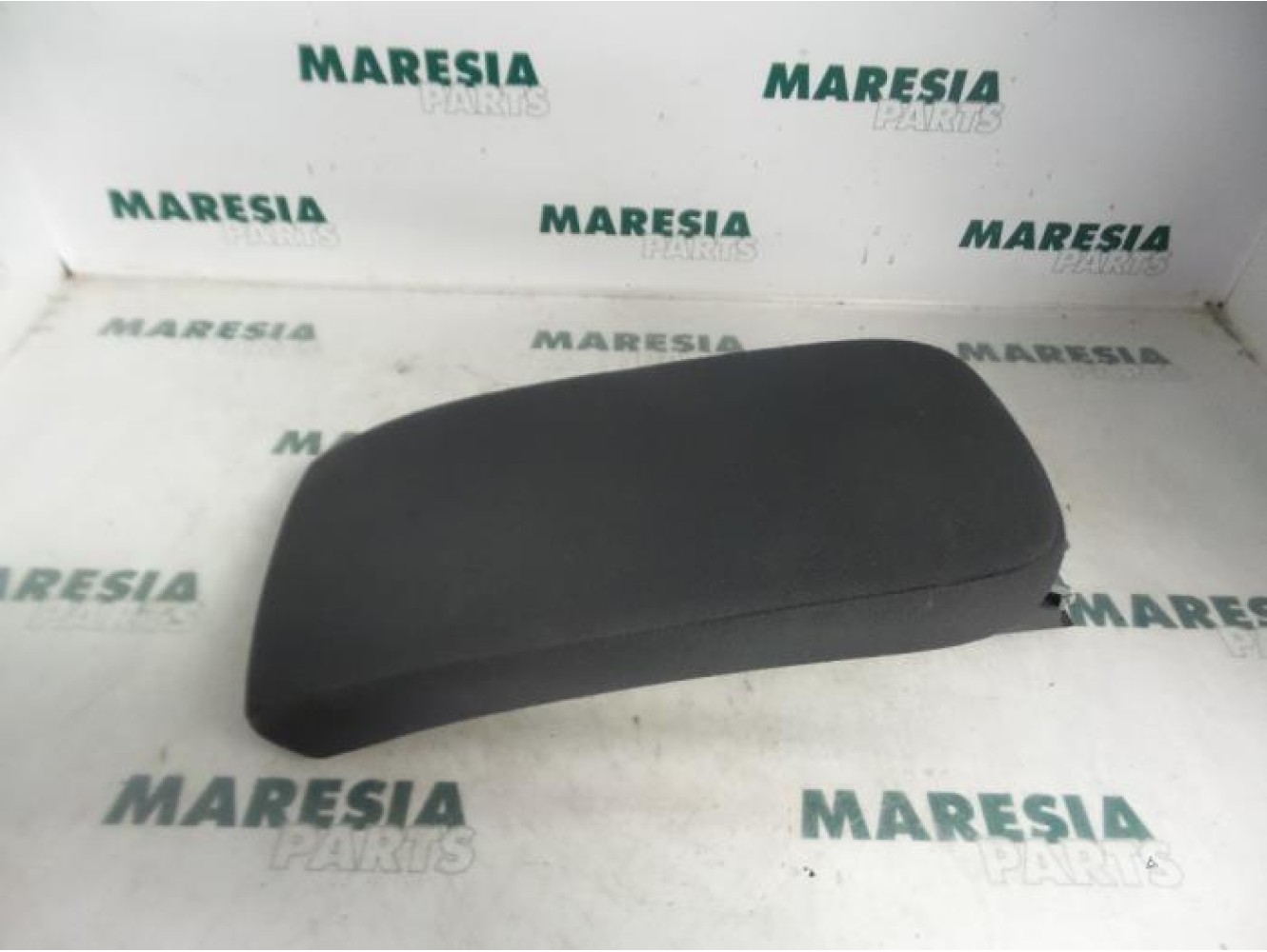 Renault - Megane - Armrest