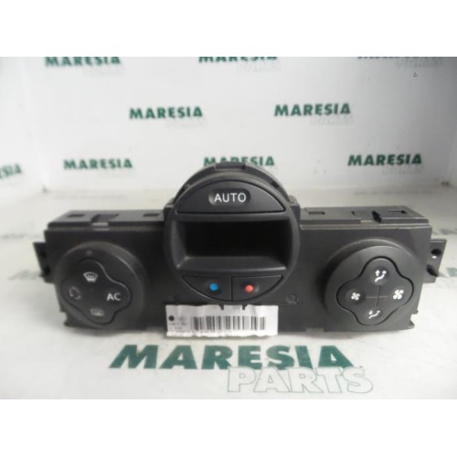 Renault - Megane - Panneau de commandes chauffage