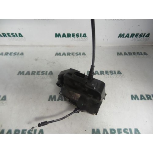 Renault - Megane - Front door lock mechanism 4-door, right