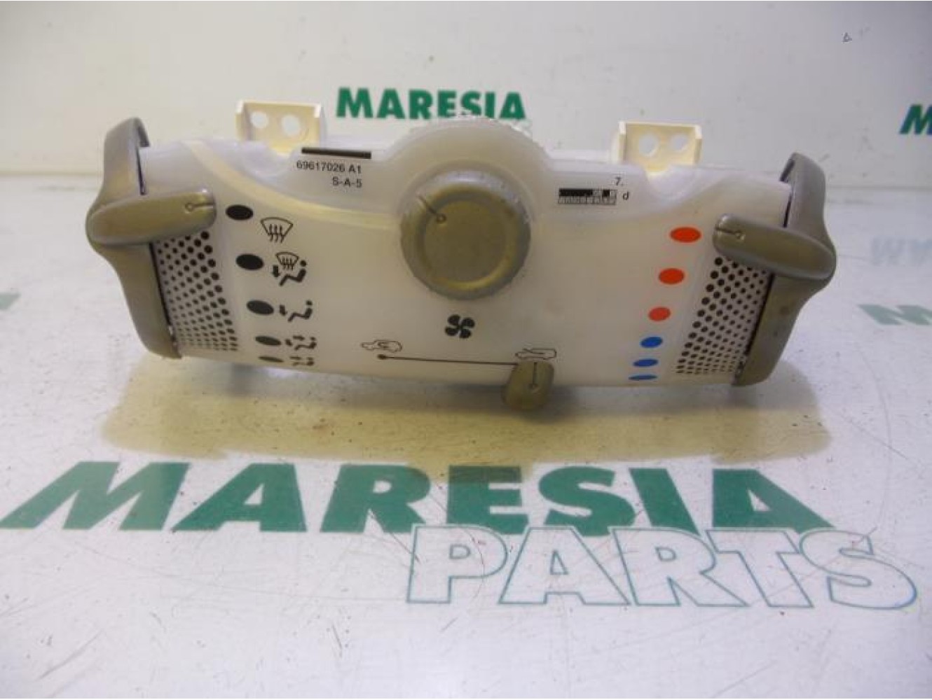 Peugeot - 107 - Heater control panel