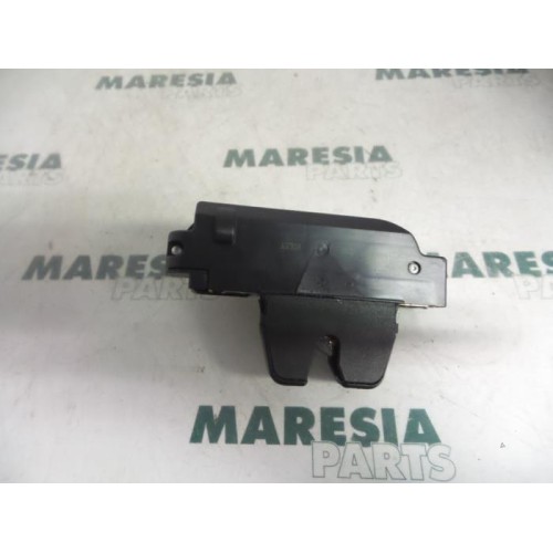 Citroen - Picasso - Tailgate lock mechanism
