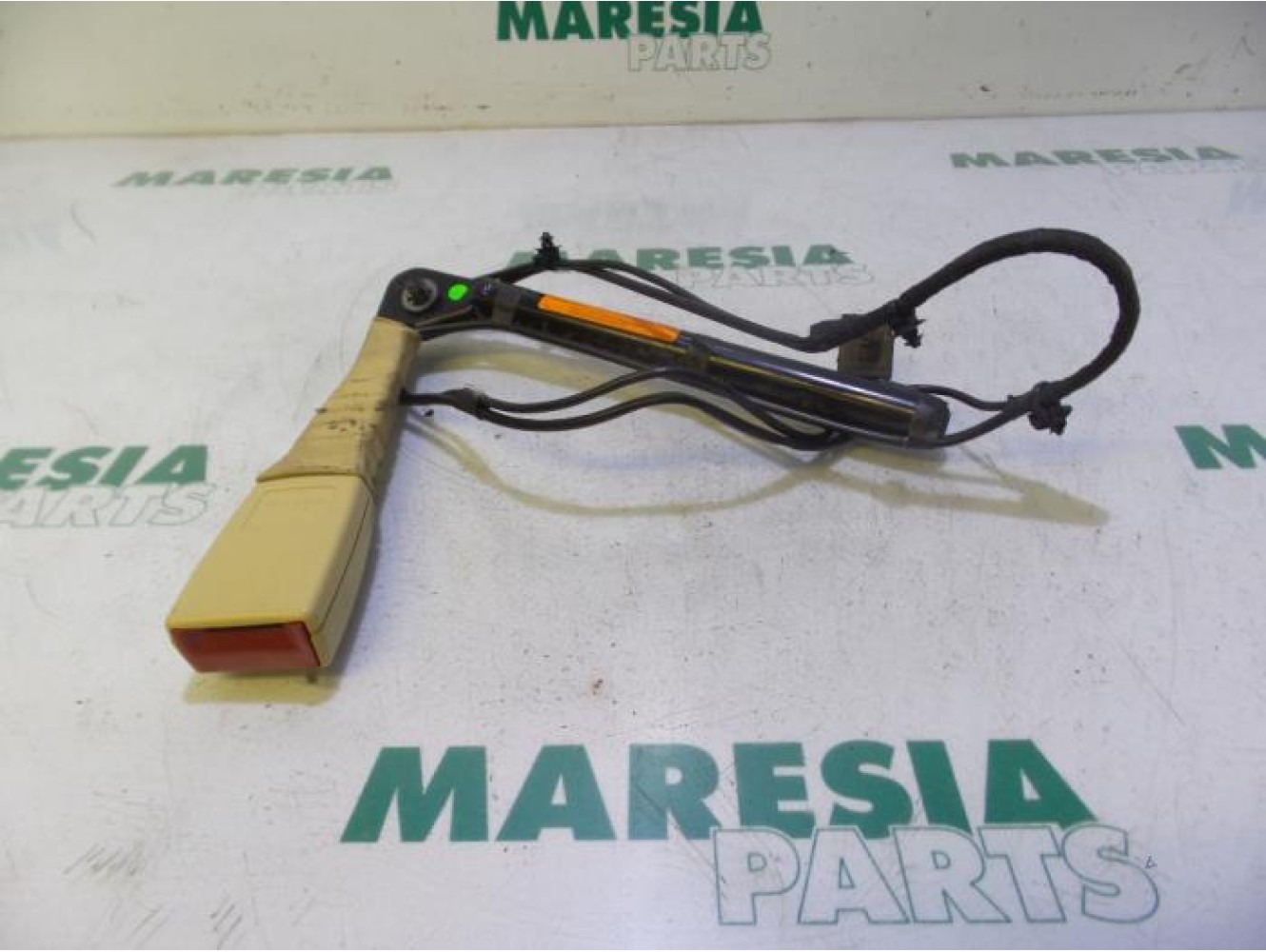 Alfa Romeo - 159 - Gurtsrammer links