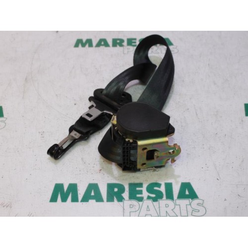 Citroen - C8 - Sicherheitsgurt links hinten