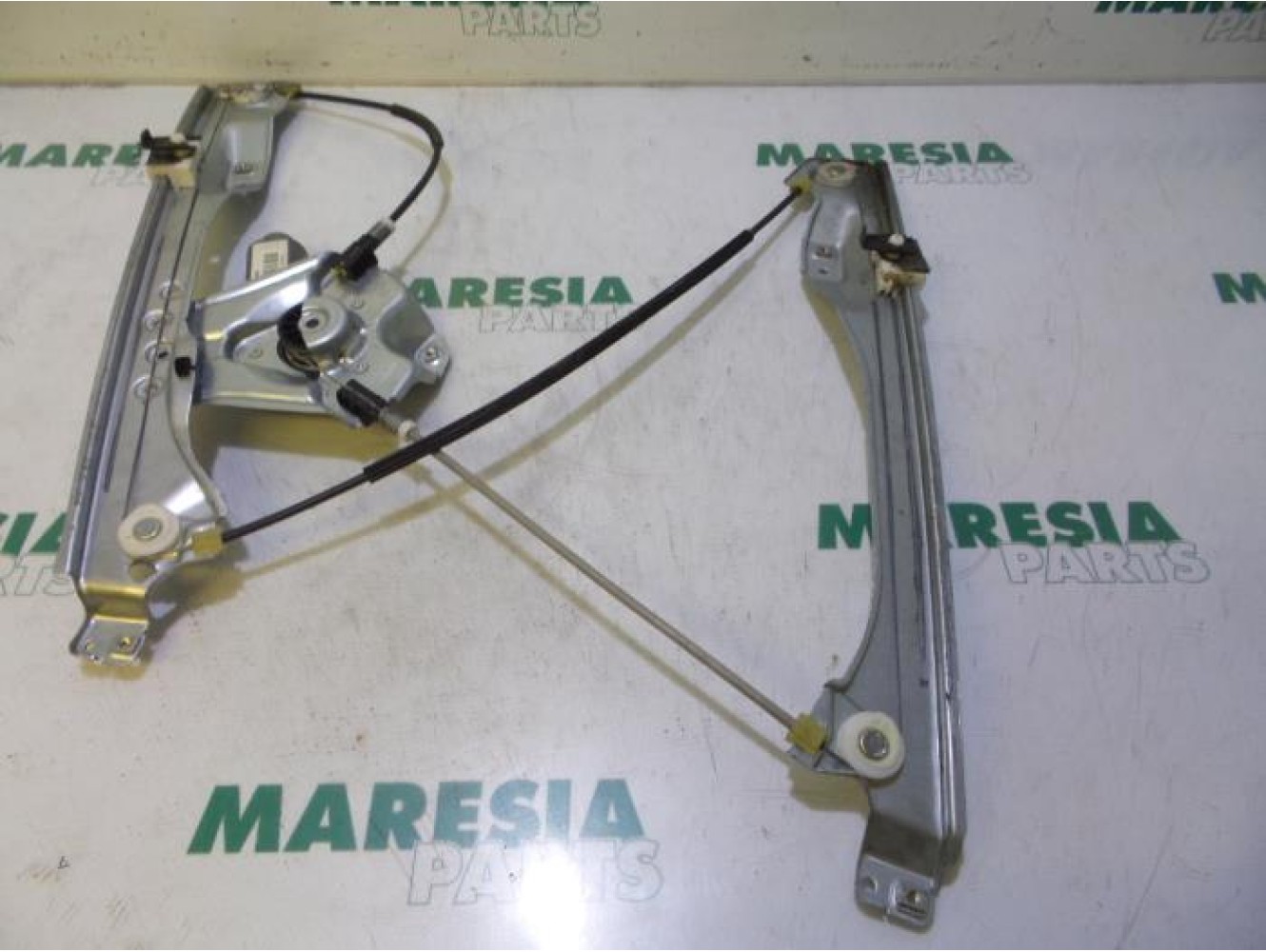 Renault - Clio - Window mechanism 4-door, front right