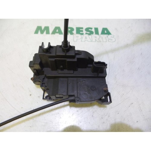 Renault - Clio - Rear door mechanism 4-door, right