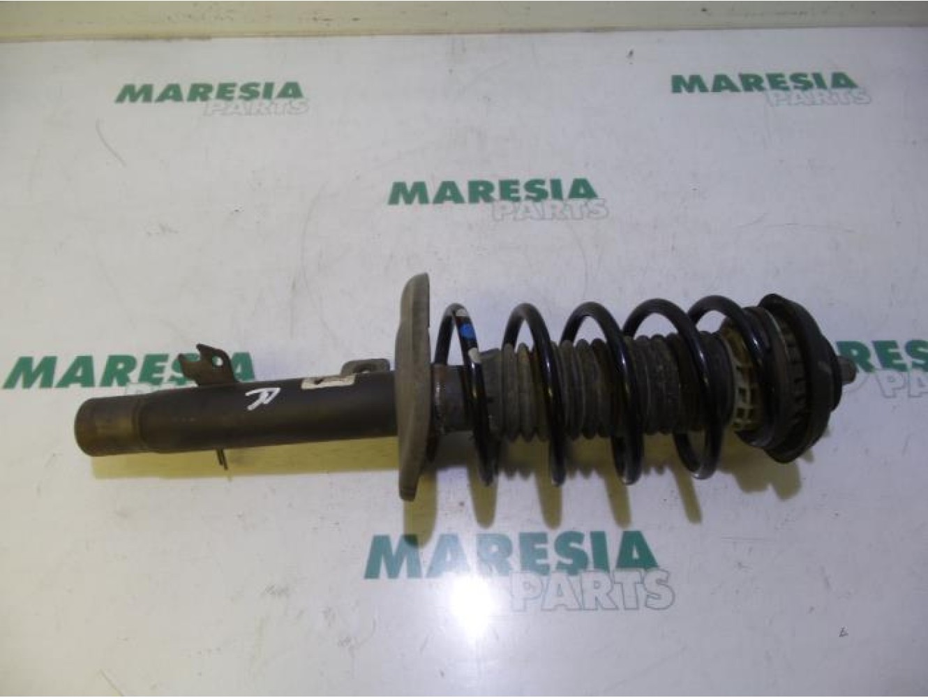 Peugeot - 207 - Front shock absorber rod, right
