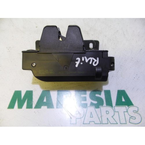 Peugeot - 206 - Tailgate lock mechanism
