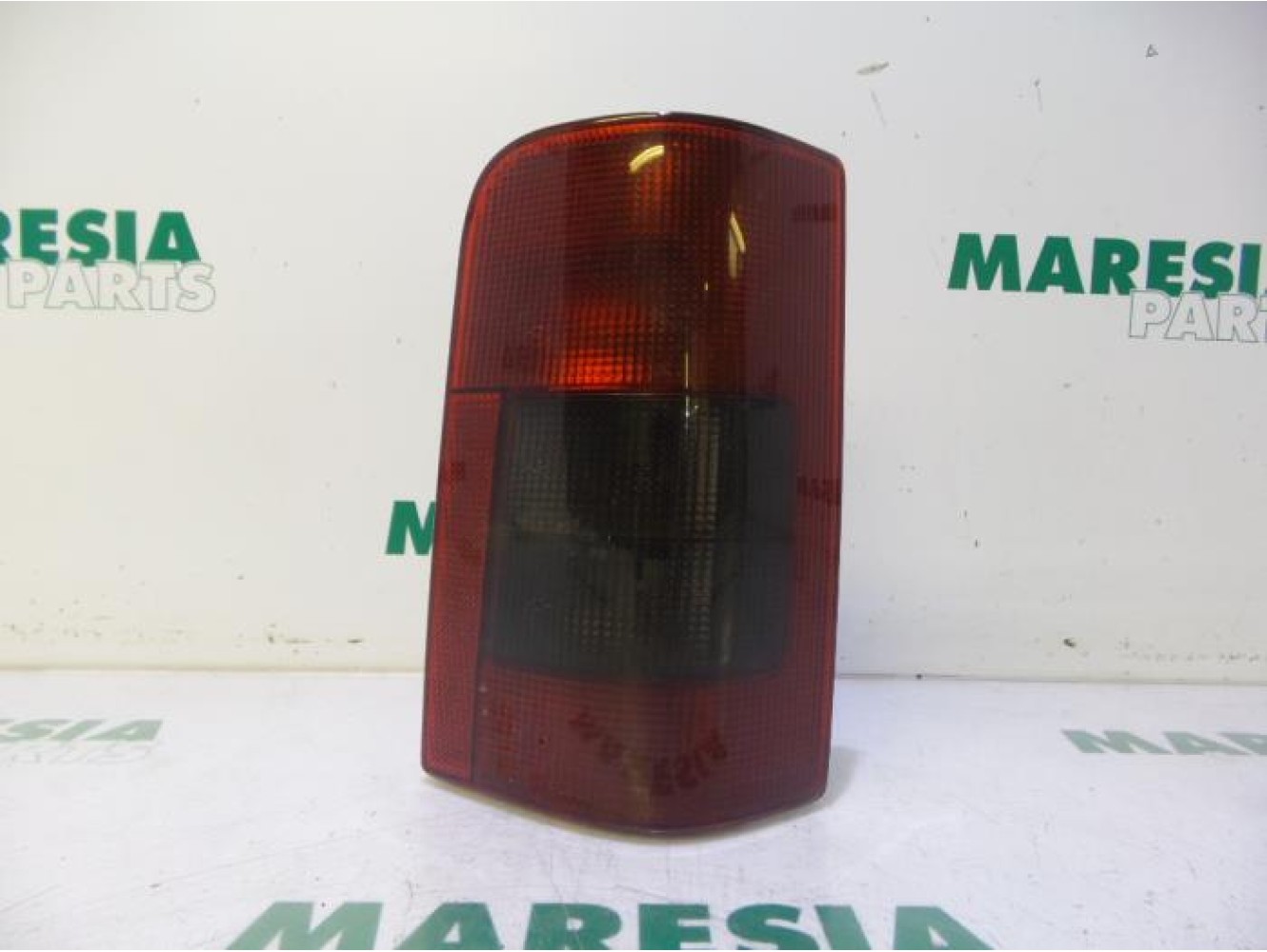 Peugeot - Partner - Taillight, right
