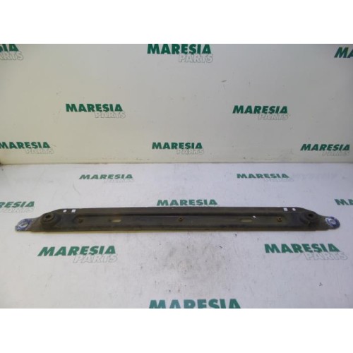 Citroen - C4 Picasso - Radiator bar