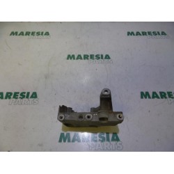 Renault - Megane - Engine mount