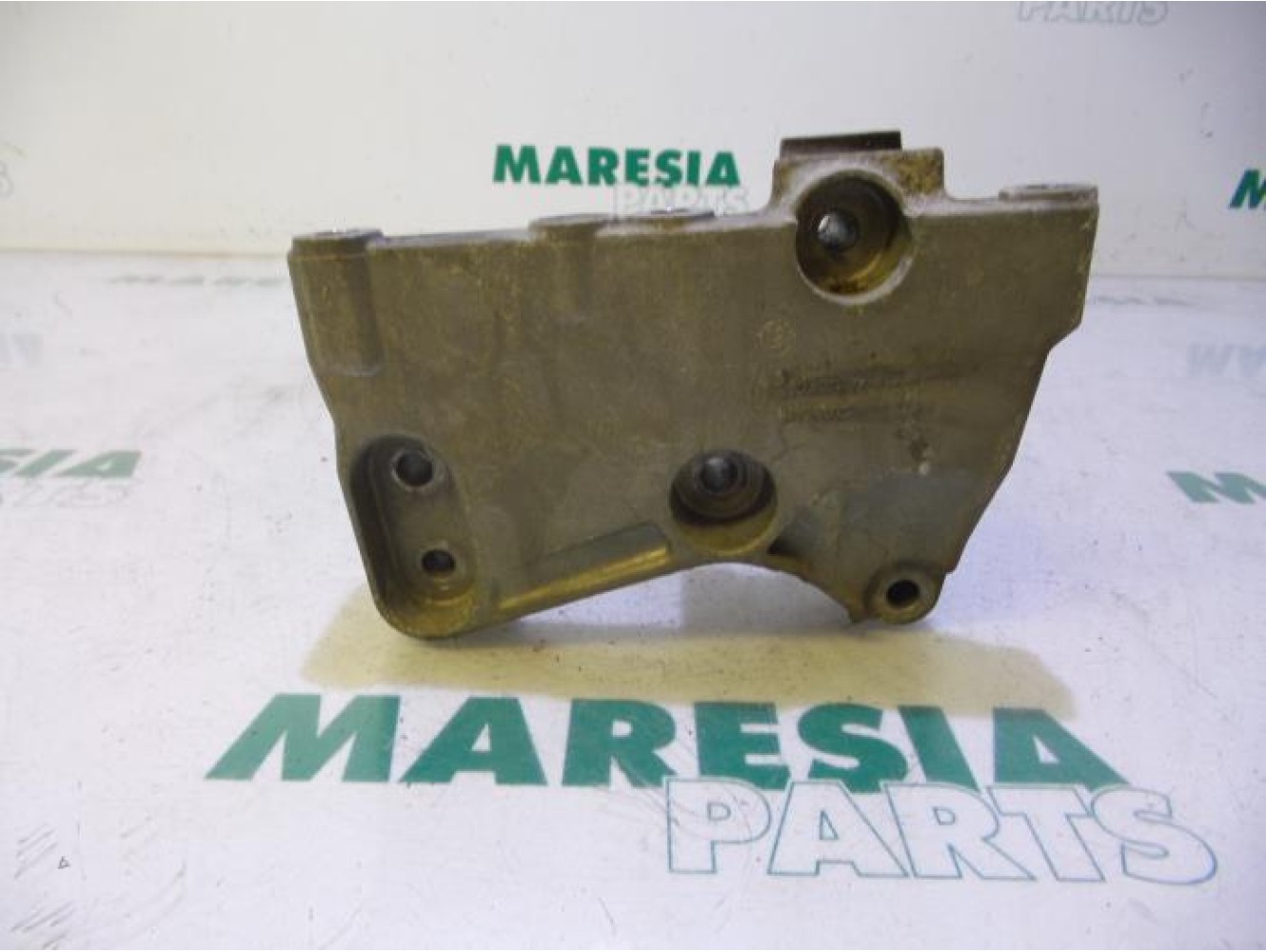 Renault - Megane - Engine mount