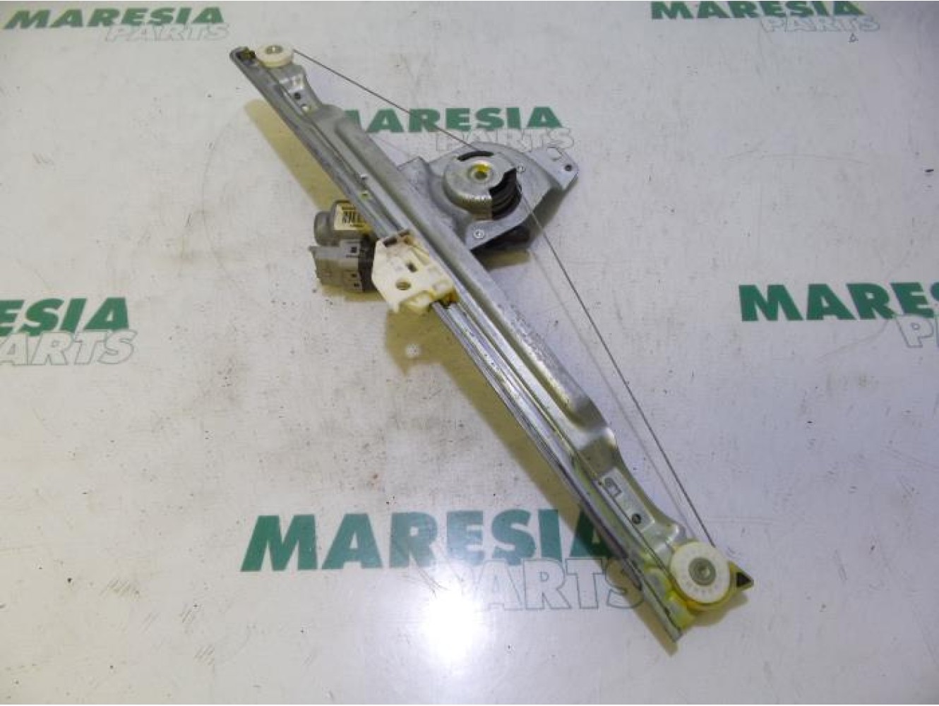 Citroen - C4 Picasso - Rear door window mechanism 4-door, left