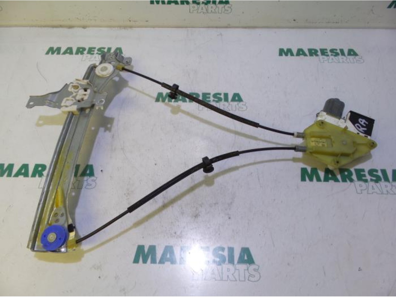 Renault - Megane - Rear door window mechanism 4-door, right