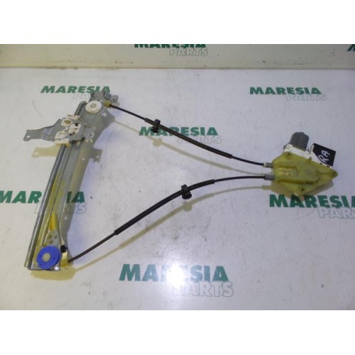Renault - Megane - Rear door window mechanism 4-door, right
