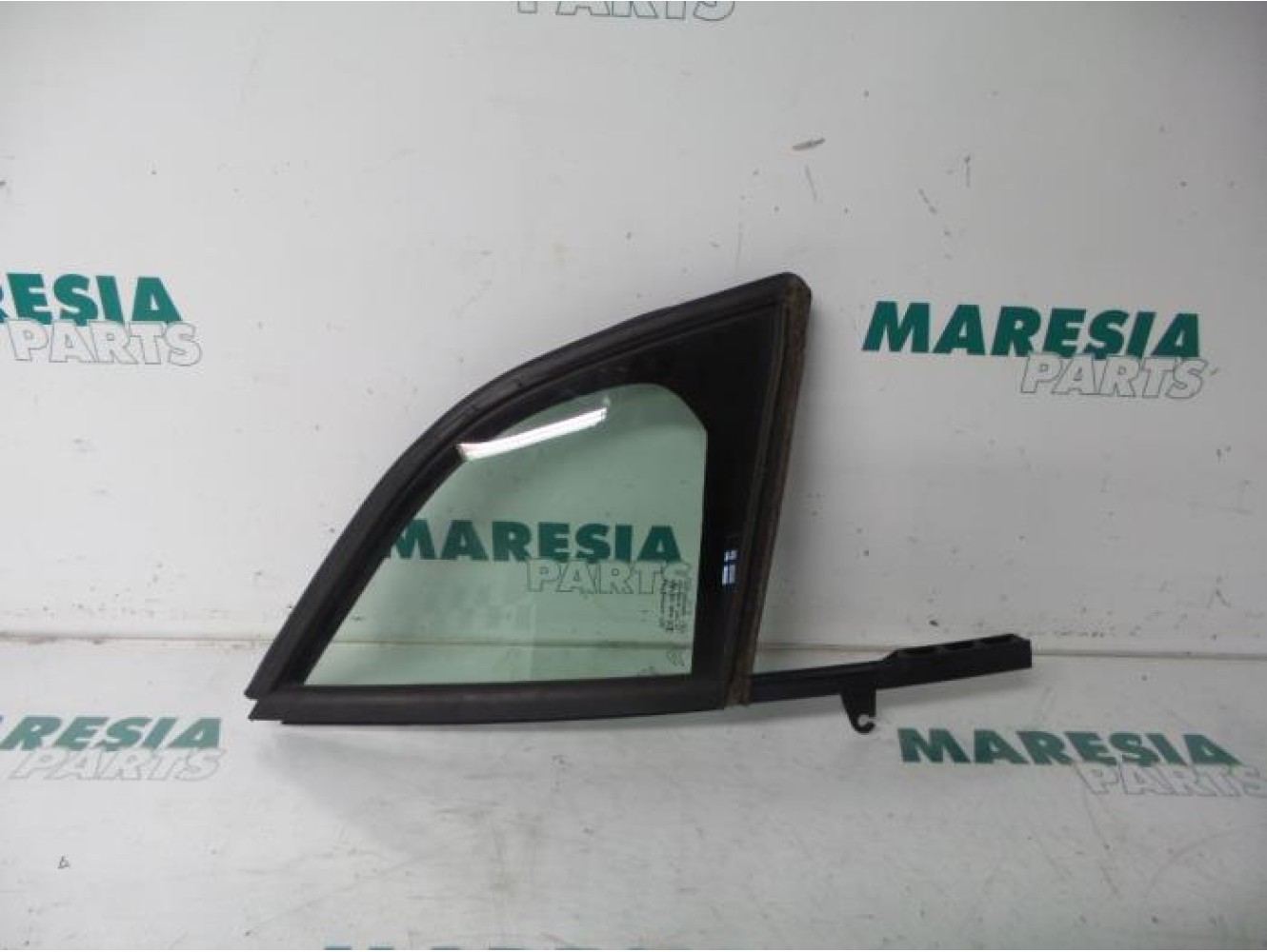 Citroen - DS3 - Quarter light, front right