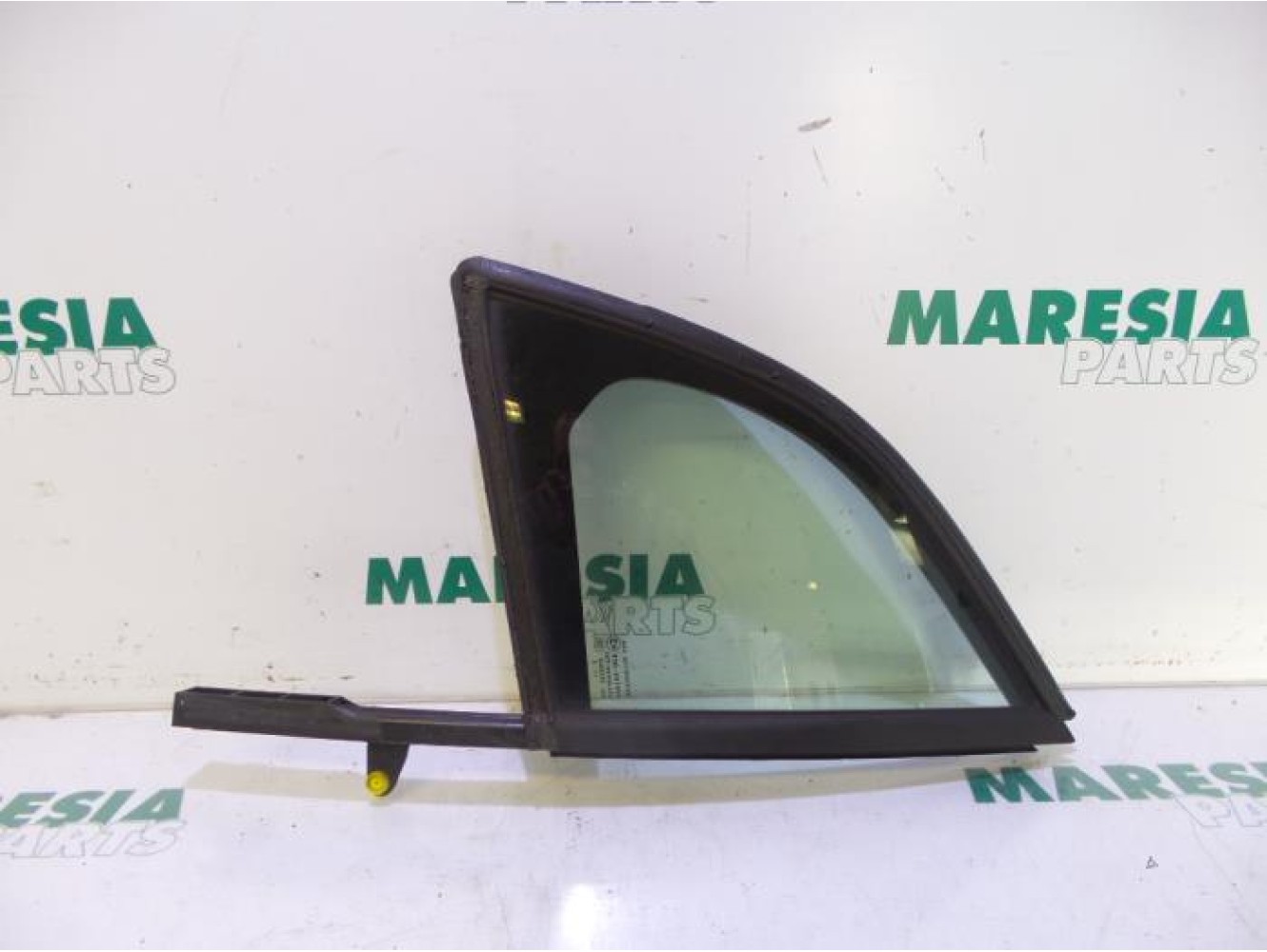 Citroen - DS3 - Quarter light, front left