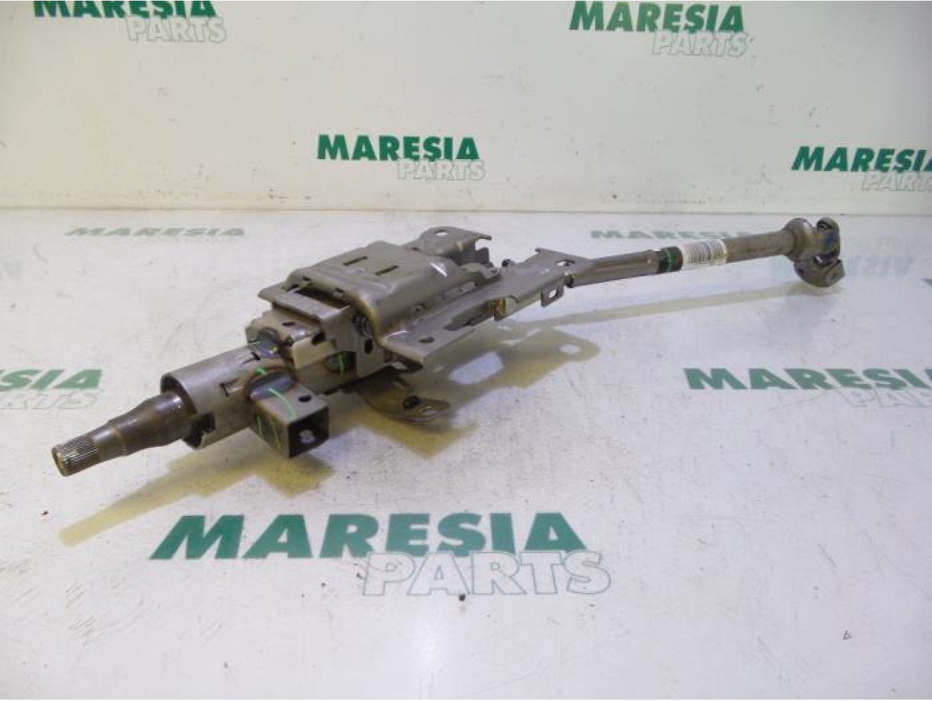 Citroen - DS3 - Steering column housing