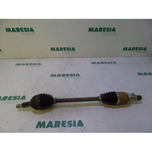 Renault - Clio - Front drive shaft, left