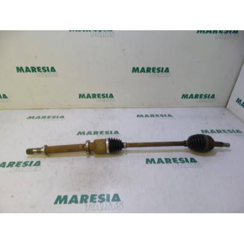 Renault - Clio - Front drive shaft, right