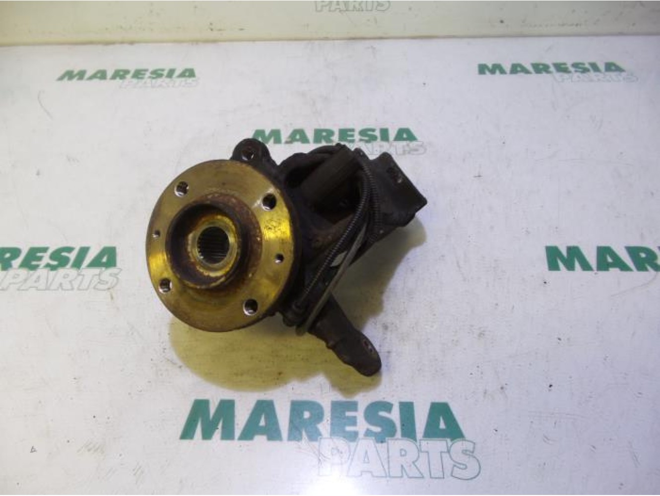 Peugeot - 207 - Fusee links-voor
