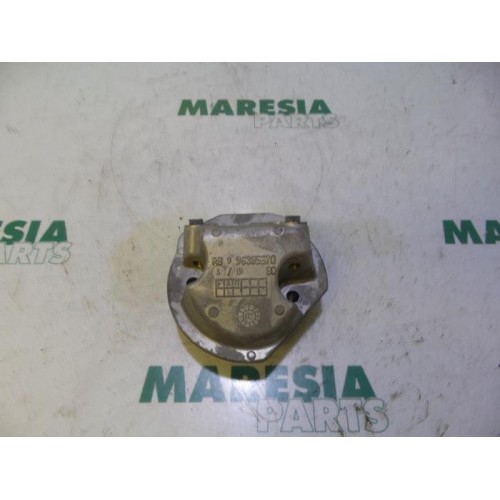 Peugeot - 206 - Engine mount