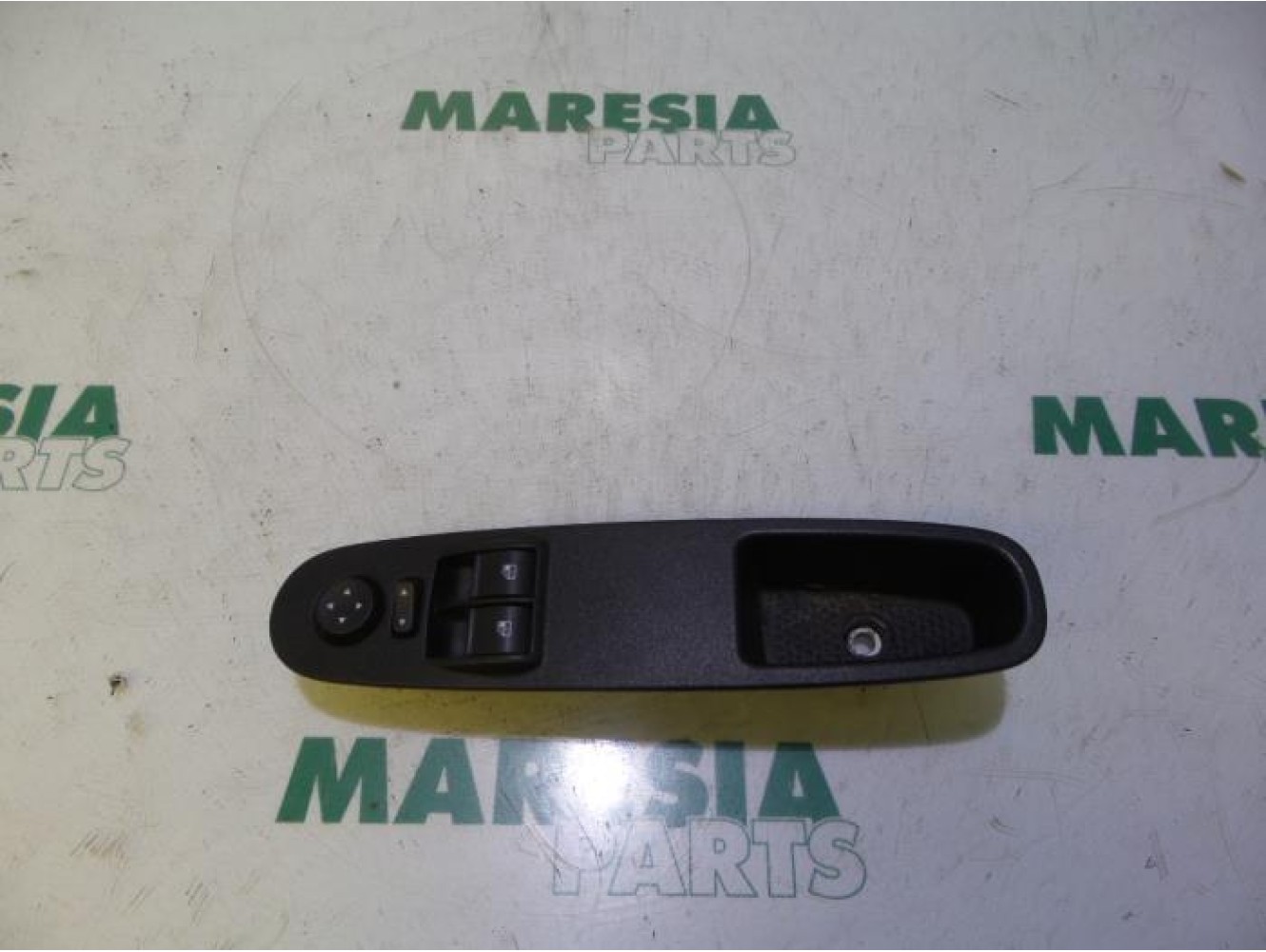 Fiat - Punto - Multi-functional window switch