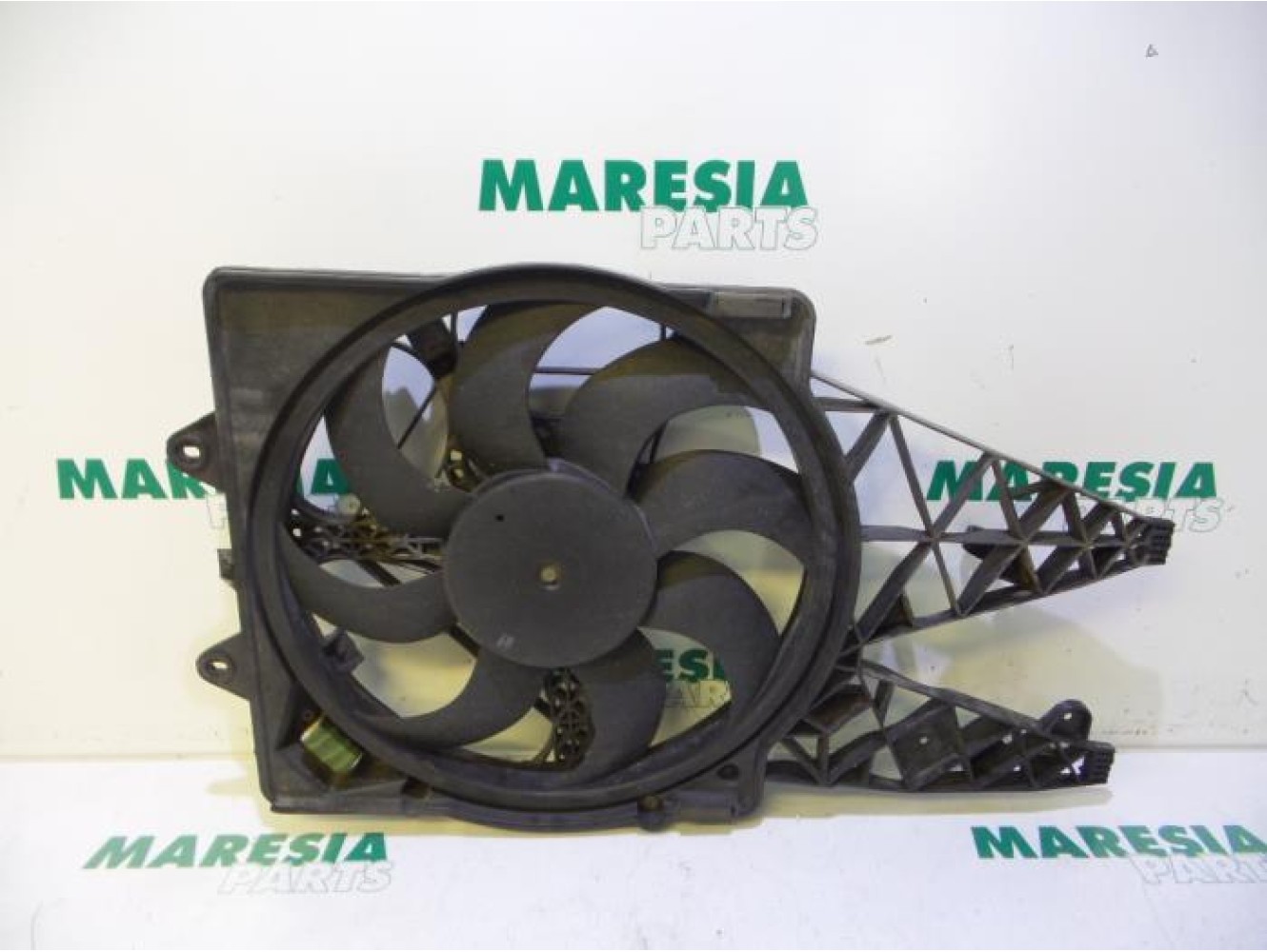 Fiat - Punto - Fan motor