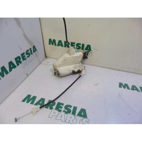 Peugeot - 3008 - Front door lock mechanism 4-door, right