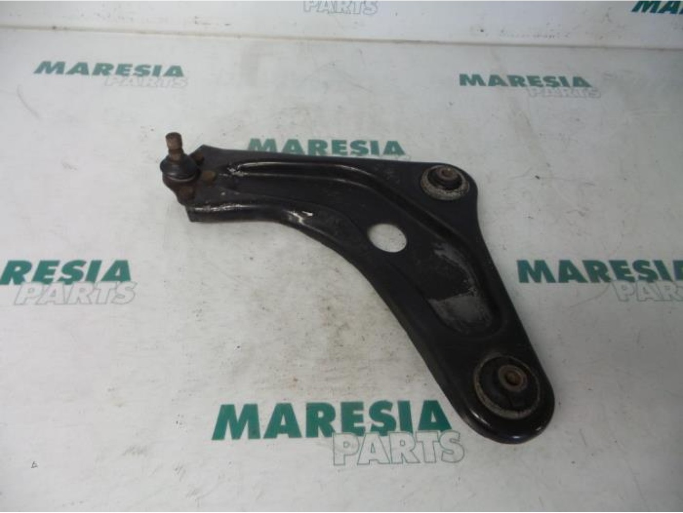 Peugeot - 207 - Front lower wishbone, left