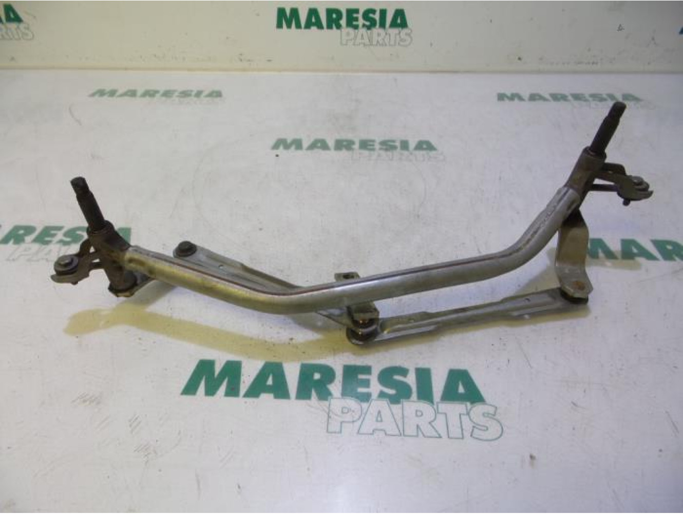 Peugeot - 207 - Wiper mechanism