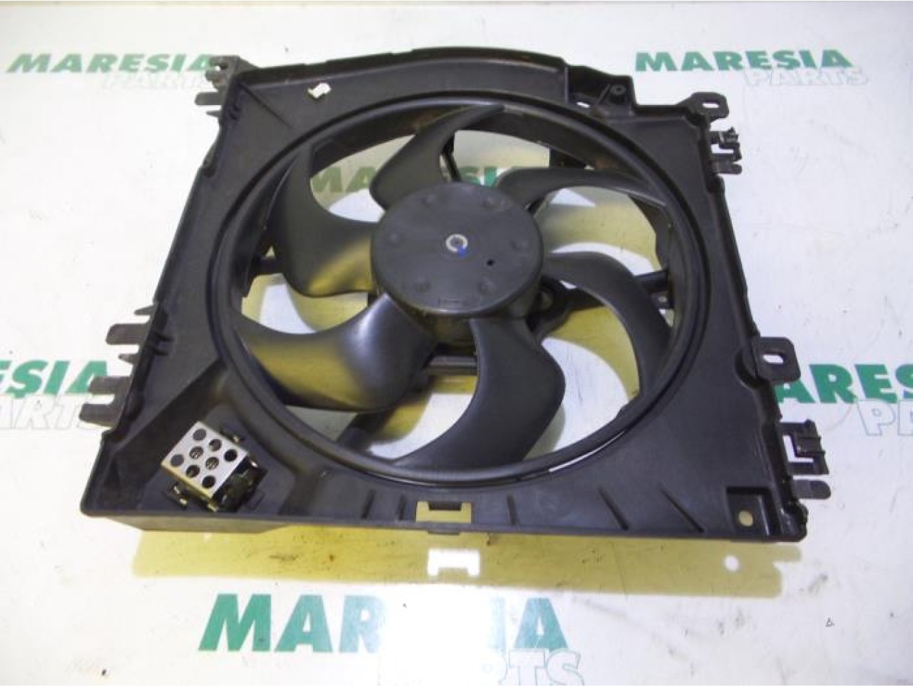 Renault - Clio - Fan motor