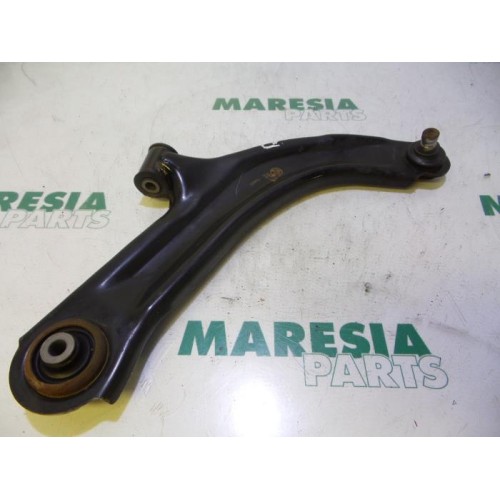 Renault - Clio - Front lower wishbone, right