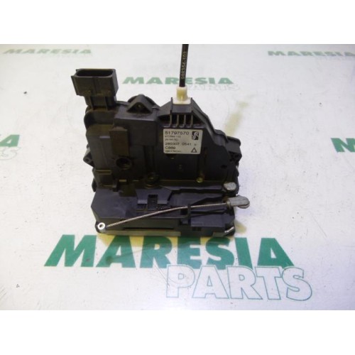 Fiat - Punto - Rear door mechanism 4-door, right