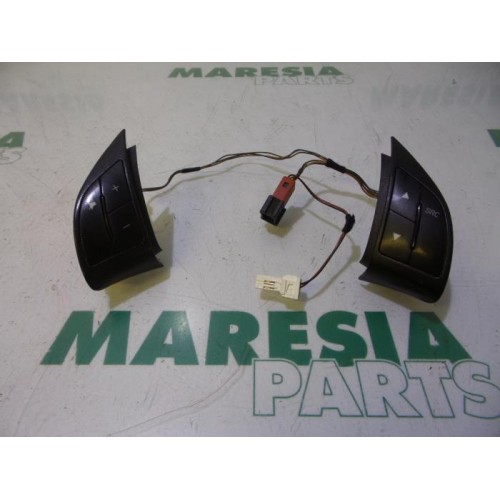 Fiat - Punto - Commande radio volant