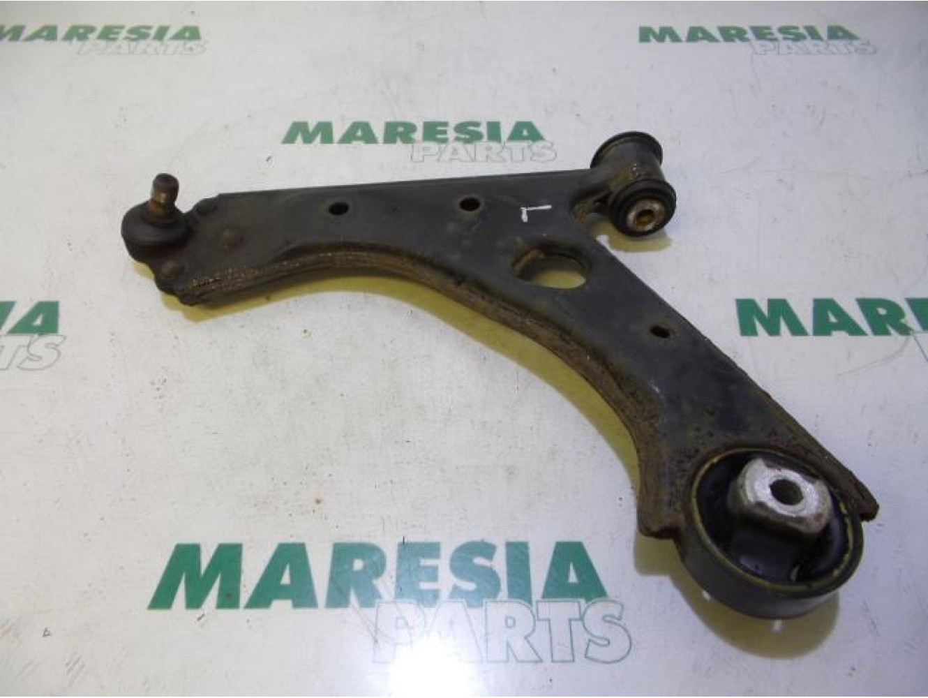 Fiat - Punto - Querlenker unten links vorne