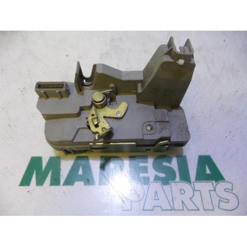Peugeot - 307 - Rear door mechanism 4-door, right