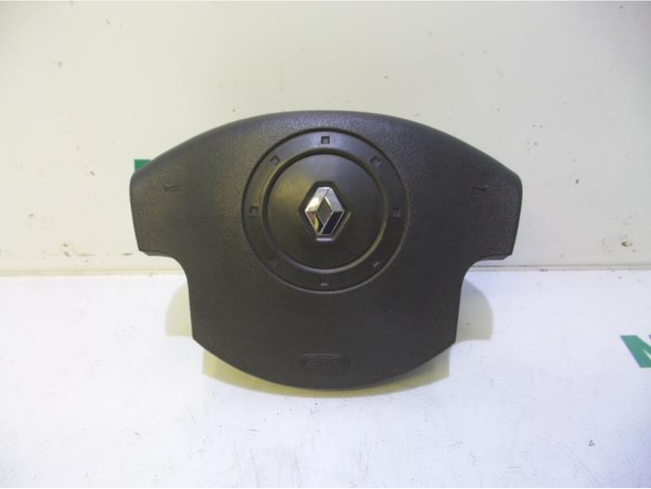 Renault - Megane - Left airbag (steering wheel)