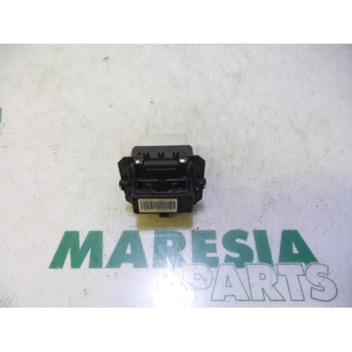 Renault - Clio - Heater resistor