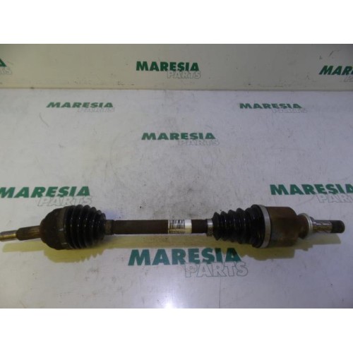 Renault - Clio - Front drive shaft, left