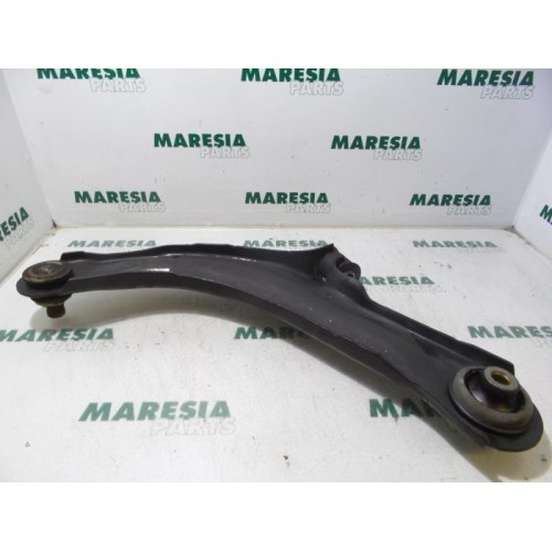 Renault - Clio - Front lower wishbone, right