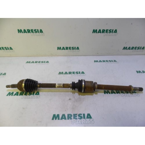 Renault - Megane - Front drive shaft, right