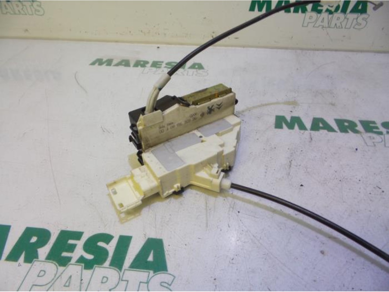 Peugeot - 407 - Front door lock mechanism 4-door, right