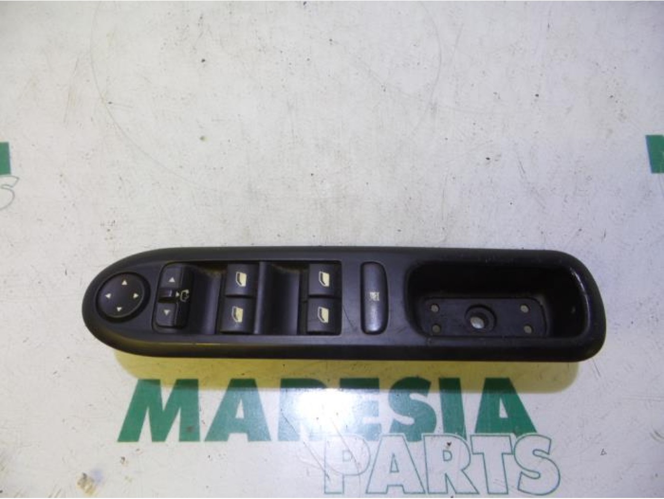 Peugeot - 407 - Multi-functional window switch
