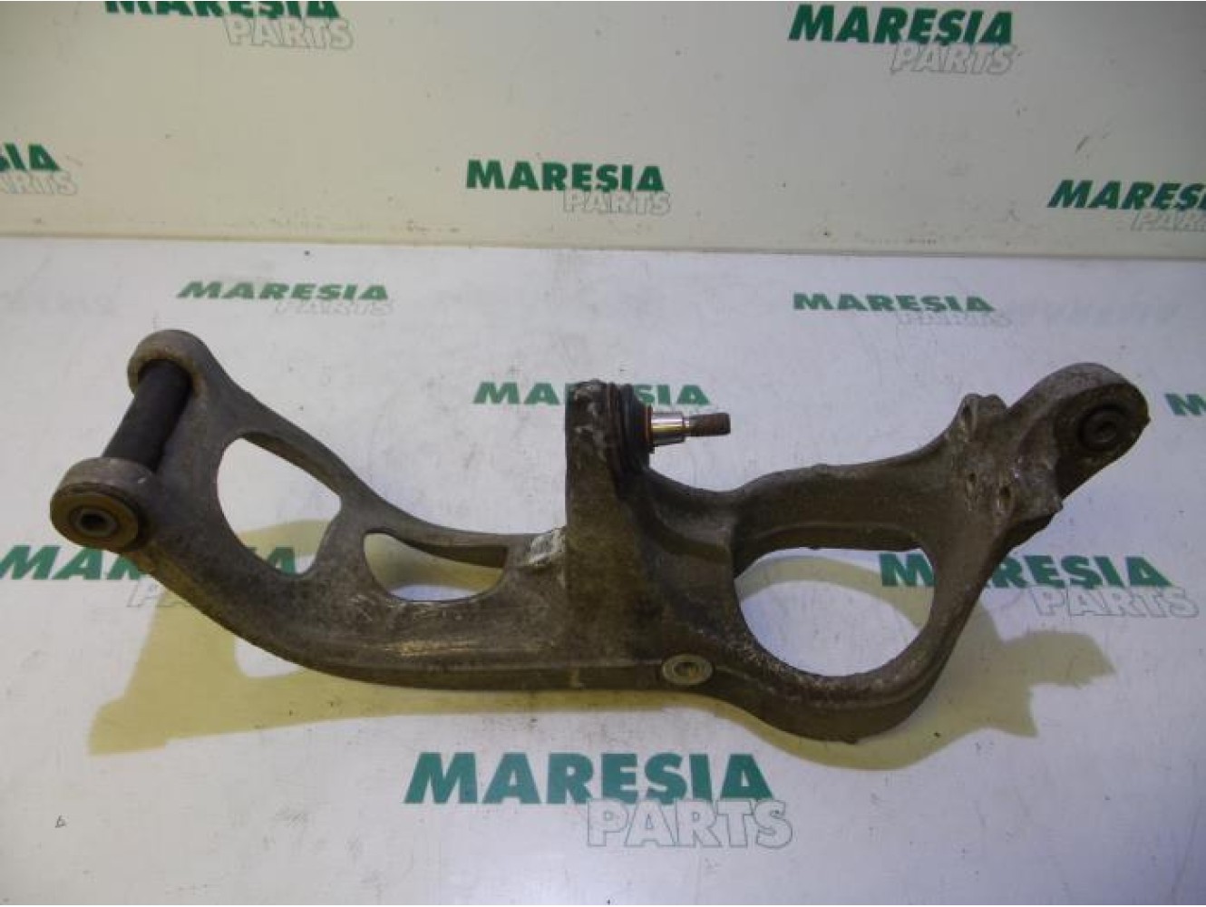Peugeot - 407 - Front wishbone, left
