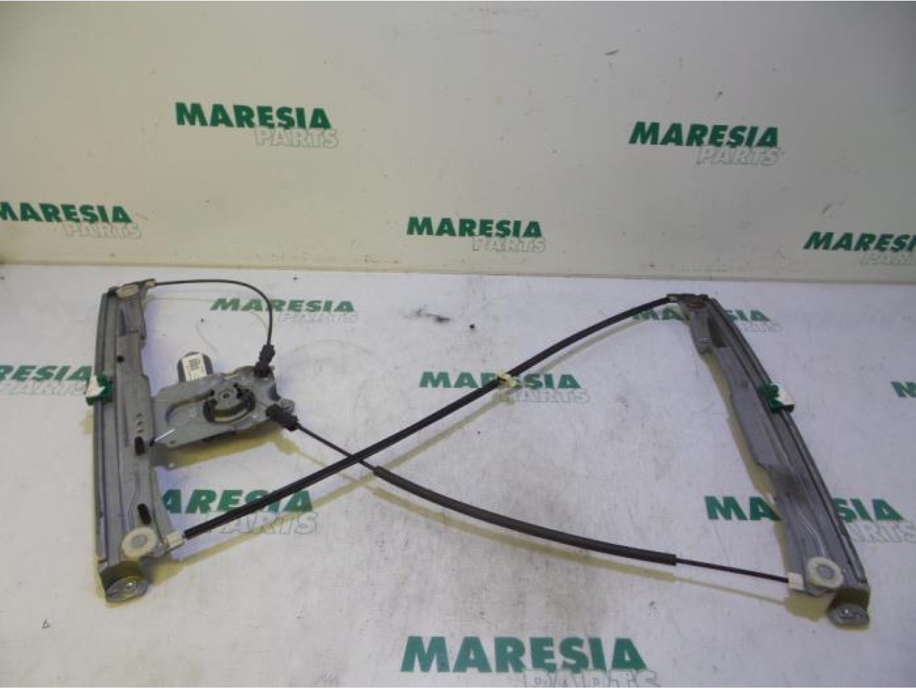 Renault - Clio - Window mechanism 2-door, front right